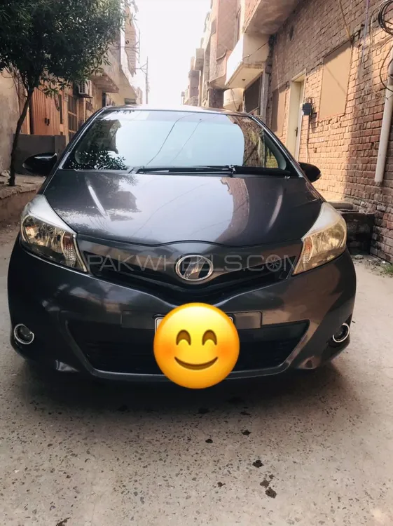 Toyota Vitz 2015 for Sale in Faisalabad Image-1