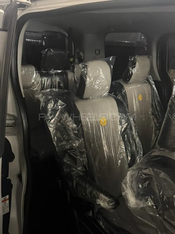 Toyota Voxy 2016 for Sale in Peshawar Toyota Voxy 2016 for Sale in Peshawar Image-6