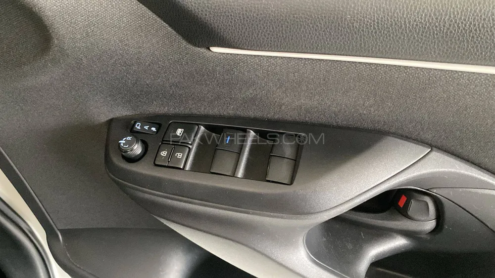 Toyota Yaris Hatchback 2024 for Sale in Sialkot Toyota Yaris Hatchback 2024 for Sale in Sialkot Image-14