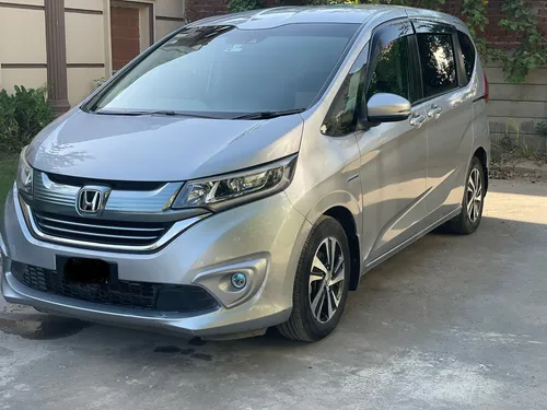 Honda Freed + Hybrid G Honda Sensing 2016