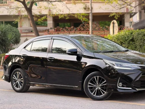 Toyota Corolla Altis Grande X CVT-i 1.8 Black Interior 2021