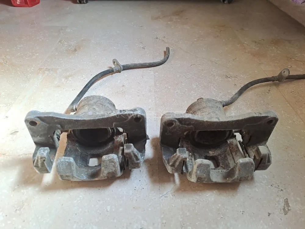 Genuine OEM Suzuki Swift (2010-2015) brake Calliper (Right & Left) Image-1