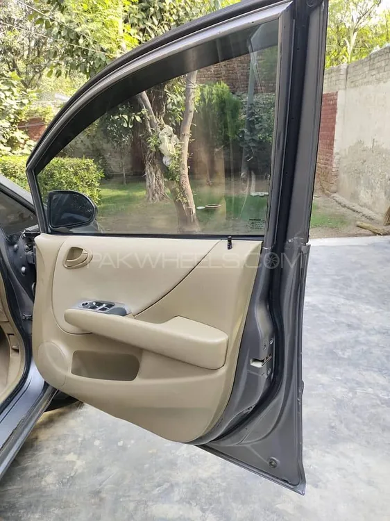 ہونڈا سٹی 2006 for Sale in فیصل آباد ہونڈا سٹی 2006 for Sale in فیصل آباد Image-5