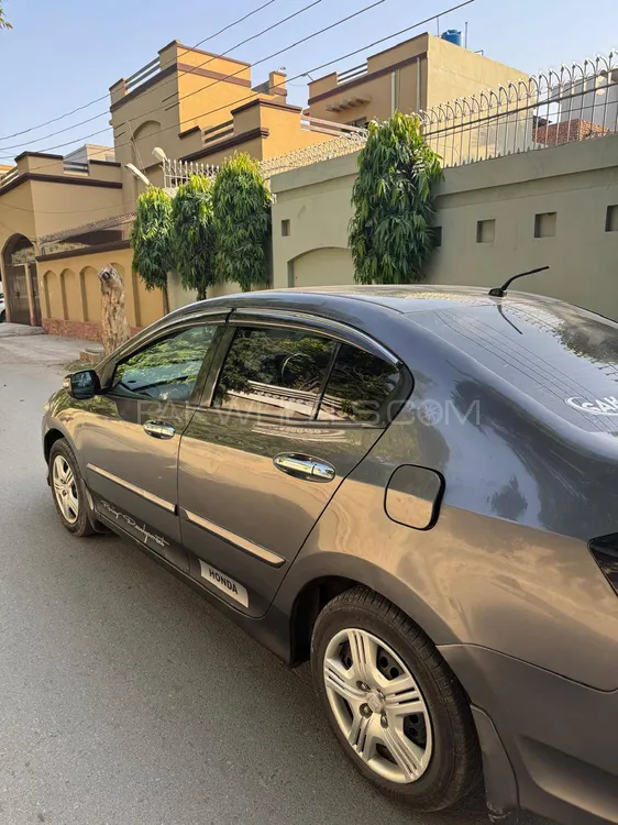 Honda City 2017 for Sale in Faisalabad Image-1