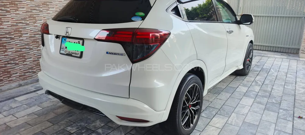Honda Vezel 2015 for Sale in Lahore Image-1