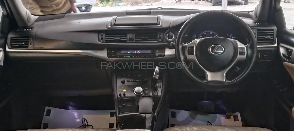 Lexus CT200h 2012 for Sale in Peshawar Lexus CT200h 2012 for Sale in Peshawar Image-4