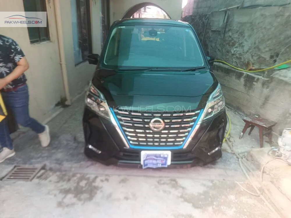نسان سرینا 2019 for Sale in اسلام آباد Image-1