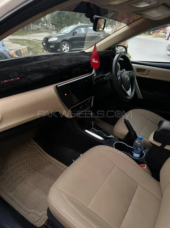 Toyota Corolla 2017 for Sale in Islamabad Image-1