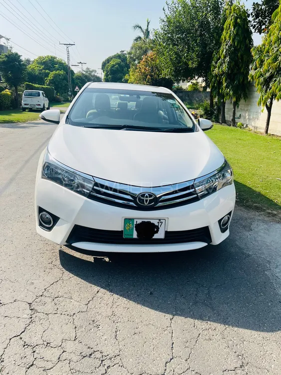 Toyota Corolla 2017 for Sale in Lahore Image-1