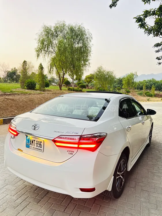 Toyota Corolla 2019 for Sale in Islamabad Image-1