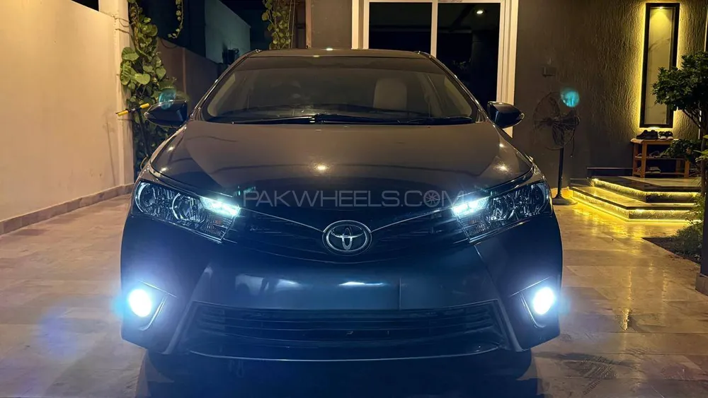Toyota Corolla 2016 for Sale in Karachi Image-1