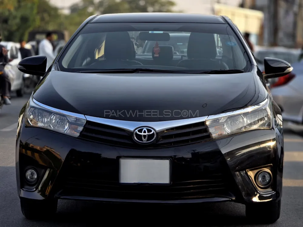 Toyota Corolla 2015 for Sale in Lahore Image-1