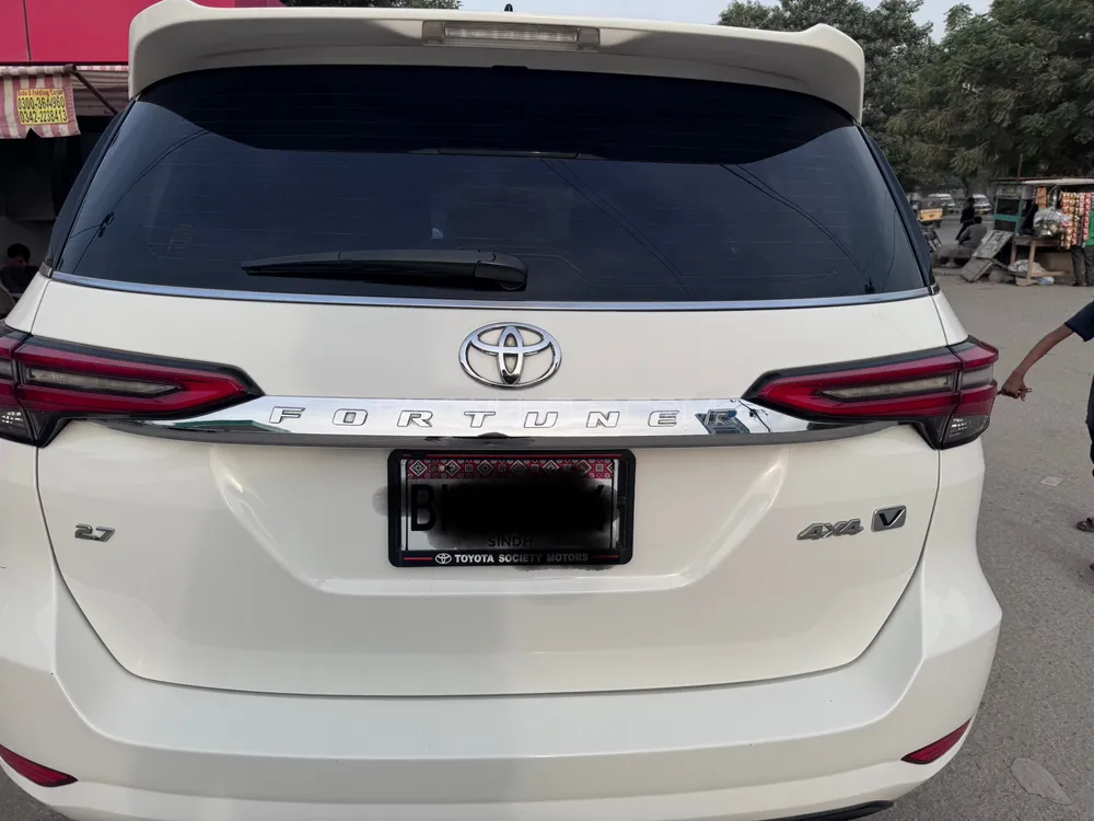 Toyota Fortuner 2021 for Sale in Karachi Image-1
