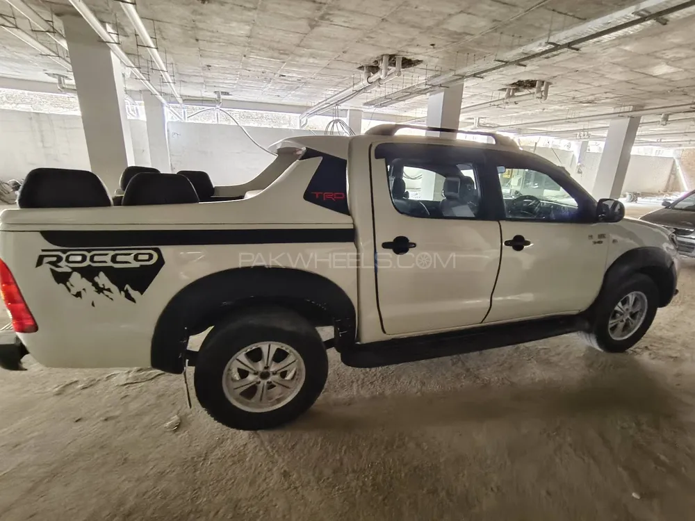 Toyota Hilux 2009 for Sale in Sargodha Image-1