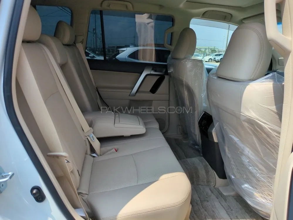 Toyota Prado 2021 for Sale in Hyderabad Toyota Prado 2021 for Sale in Hyderabad Image-12