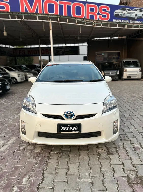 Toyota Prius 2010 for Sale in Peshawar Image-1