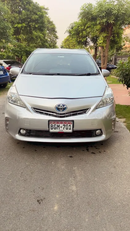 Toyota Prius Alpha 2012 for Sale in Lahore Image-1