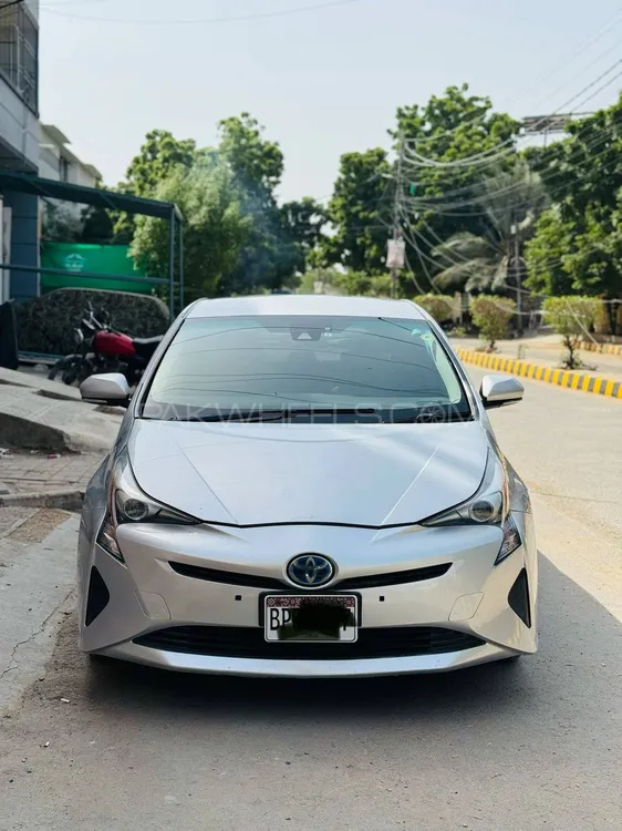 Toyota Prius 2016 for Sale in Karachi Image-1