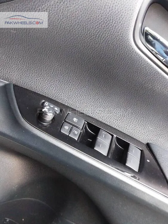 Toyota Prius 2020 for Sale in Lahore Toyota Prius 2020 for Sale in Lahore Image-13