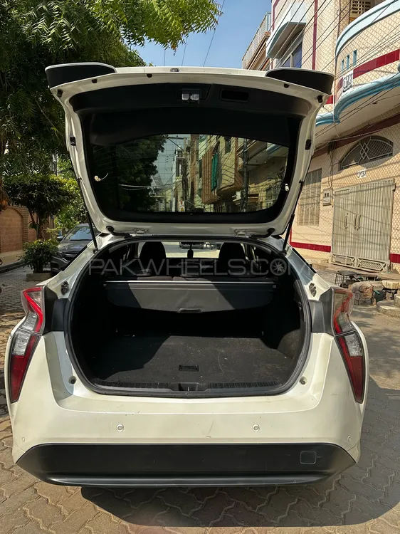 ٹویوٹا پریوس 2018 for Sale in اوکاڑہ ٹویوٹا پریوس 2018 for Sale in اوکاڑہ Image-3