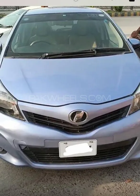 Toyota Vitz 2011 for Sale in Peshawar Image-1