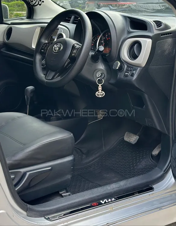 Toyota Vitz 2013 for Sale in Islamabad Toyota Vitz 2013 for Sale in Islamabad Image-9