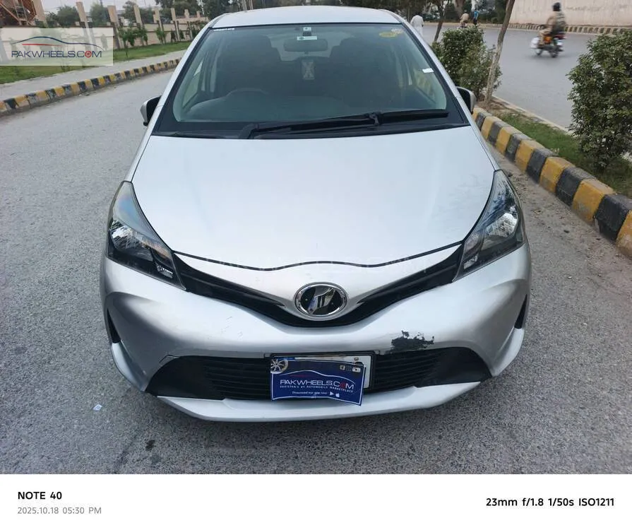 Toyota Vitz 2015 for Sale in Peshawar Image-1