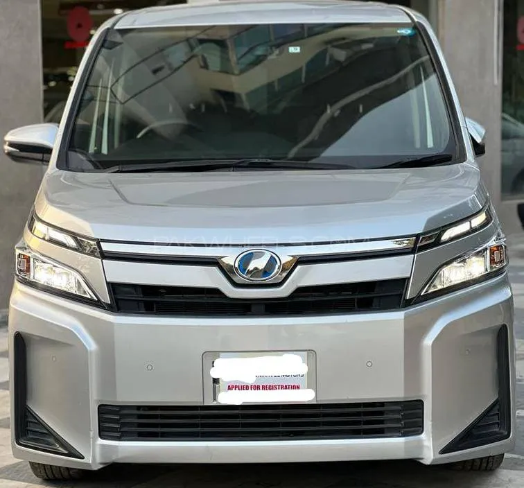 Toyota Voxy 2019 for Sale in Islamabad Image-1
