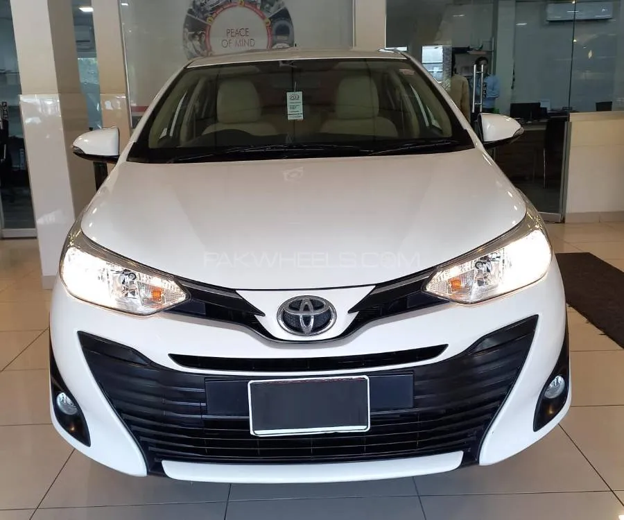 Toyota Yaris Sedan 2021 for Sale in Karachi Image-1