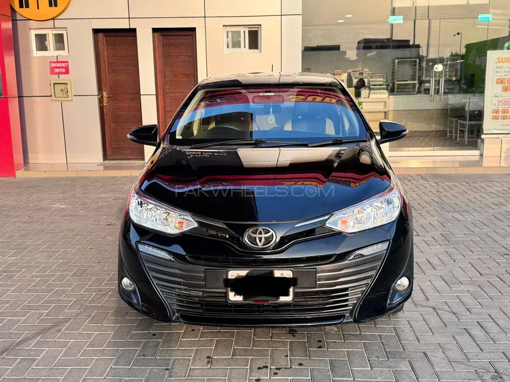 Toyota Yaris Sedan 2022 for Sale in Lahore Image-1