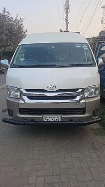 Toyota Hiace Grand Cabin 2017