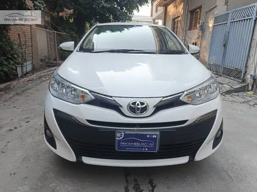 ٹویوٹا یارس سیڈان اے ٹی آئی وی ایکس سی وی ٹی ۱.۵ 2021 for Sale نئی