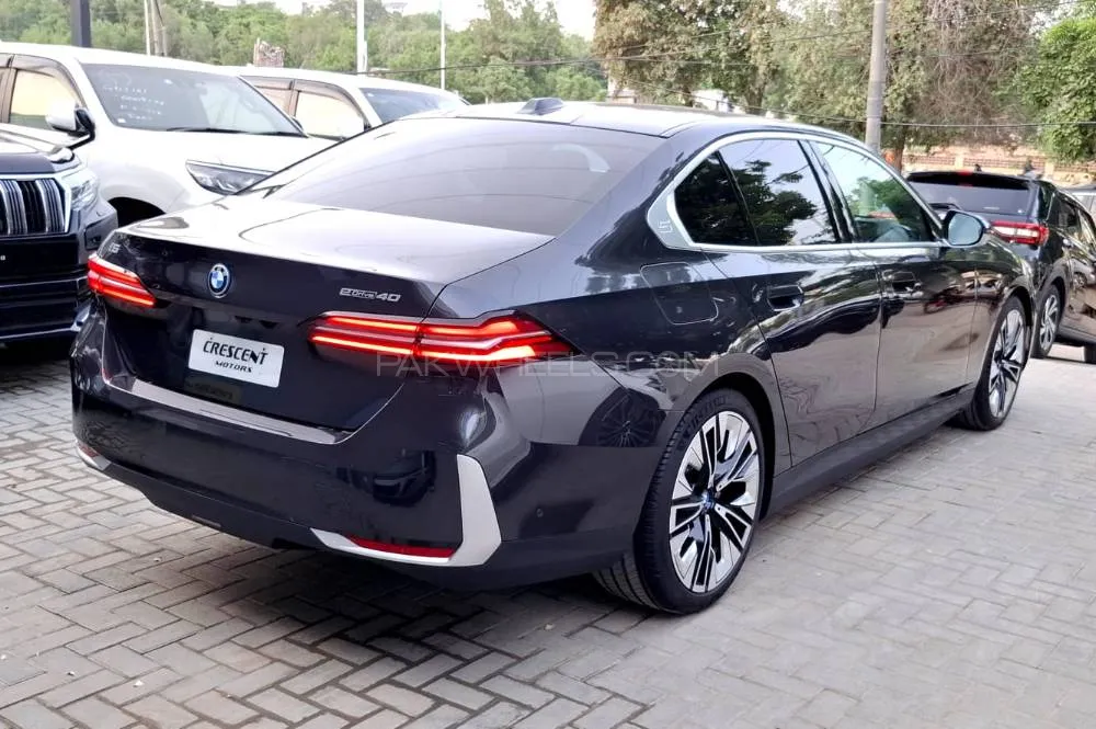 BMW i5 2025 for Sale in Karachi BMW i5 2025 for Sale in Karachi Image-3