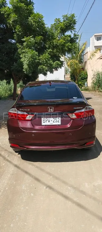 Honda Grace Hybrid 2014 for Sale in Karachi Image-1