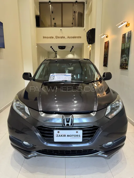Honda Vezel 2014 for Sale in Karachi Image-1