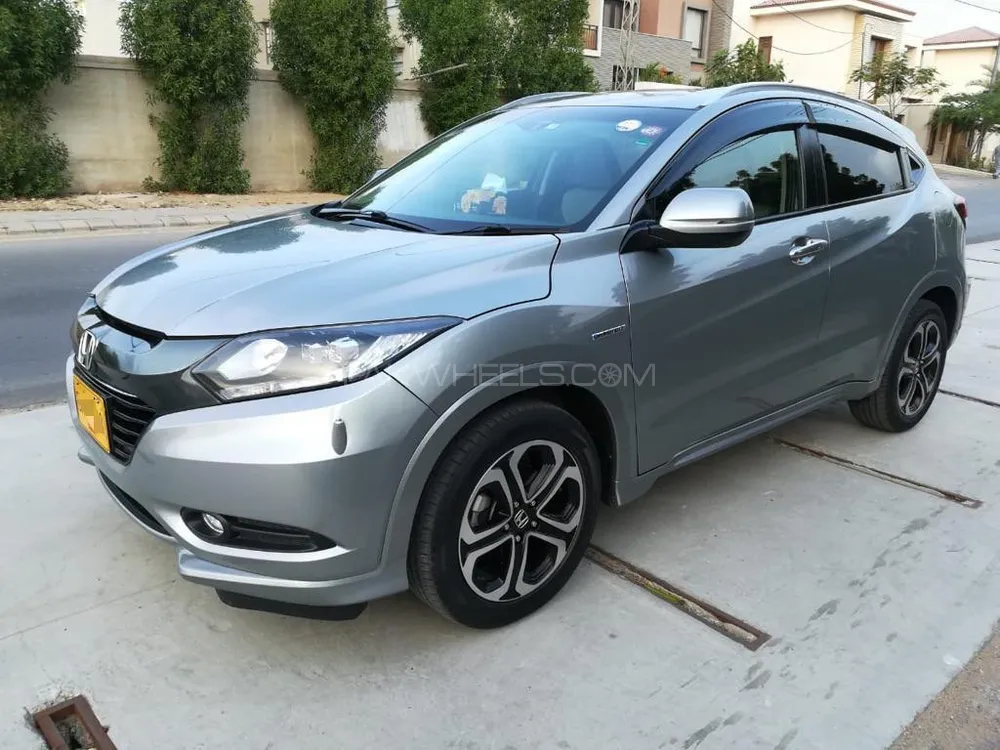 Honda Vezel 2015 for Sale in Karachi Image-1