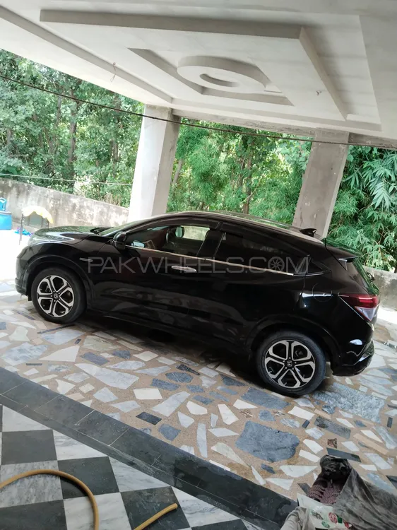 Honda Vezel 2015 for Sale in Islamabad Image-1