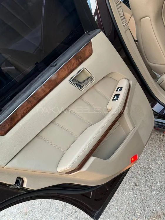 مرسڈیز بینز ای کلاس 2011 for Sale in لاہور مرسڈیز بینز ای کلاس 2011 for Sale in لاہور Image-8