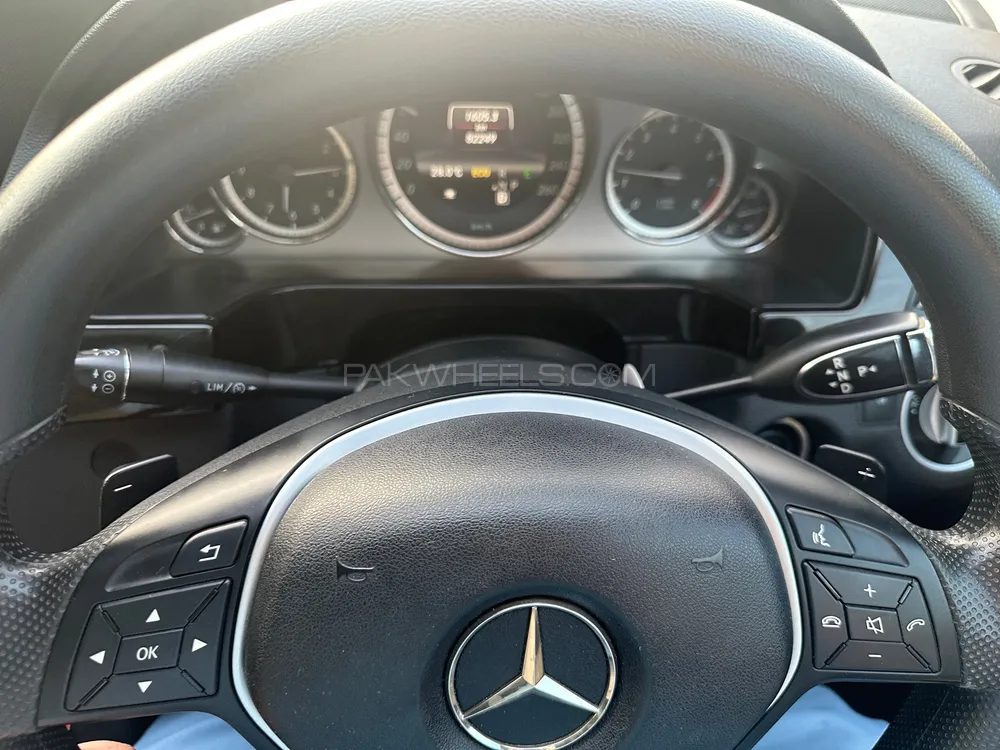 Mercedes Benz E Class 2012 for Sale in Islamabad Mercedes Benz E Class 2012 for Sale in Islamabad Image-10