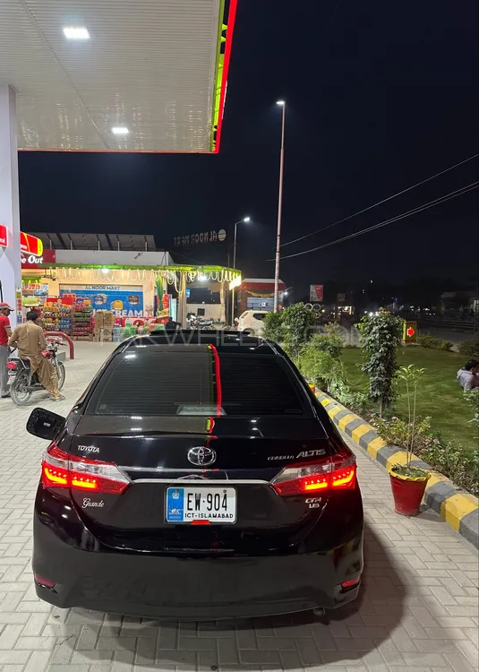Toyota Corolla 2015 for Sale in Peshawar Image-1