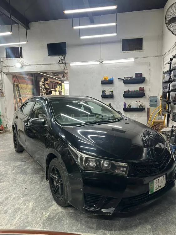 Toyota Corolla 2015 for Sale in Sialkot Image-1