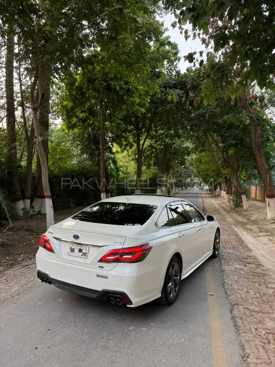 Toyota Crown 2018 for Sale in Sahiwal Toyota Crown 2018 for Sale in Sahiwal Image-3