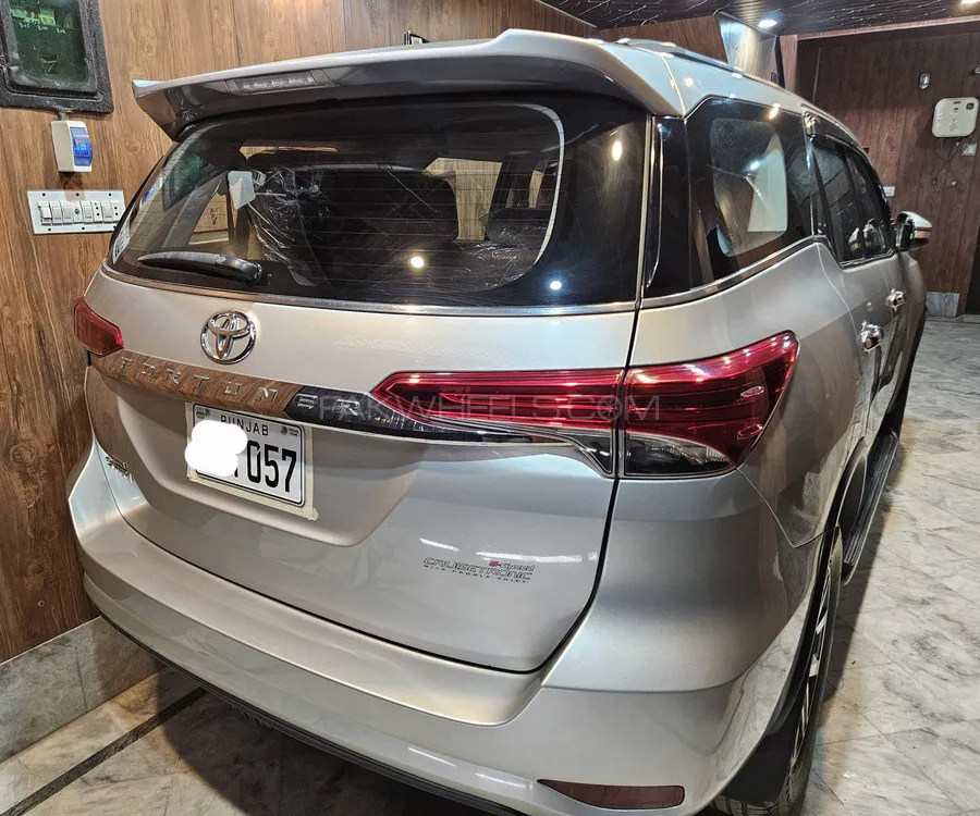 Toyota Fortuner 2017 for Sale in Lahore Image-1