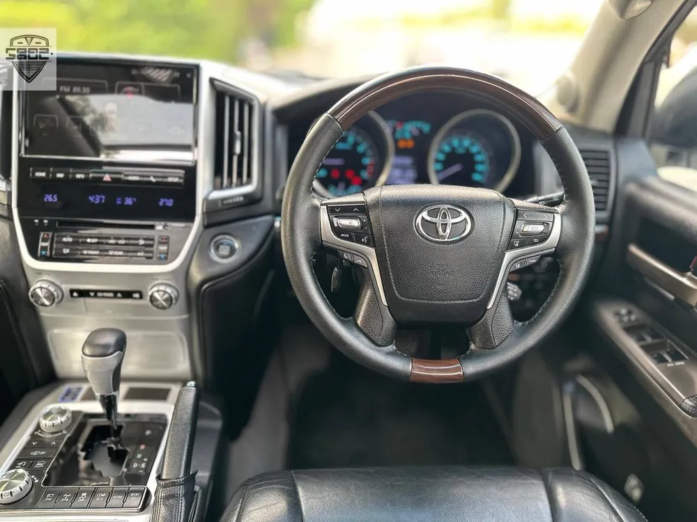 Toyota Land Cruiser 2011 for Sale in Lahore Toyota Land Cruiser 2011 for Sale in Lahore Image-9