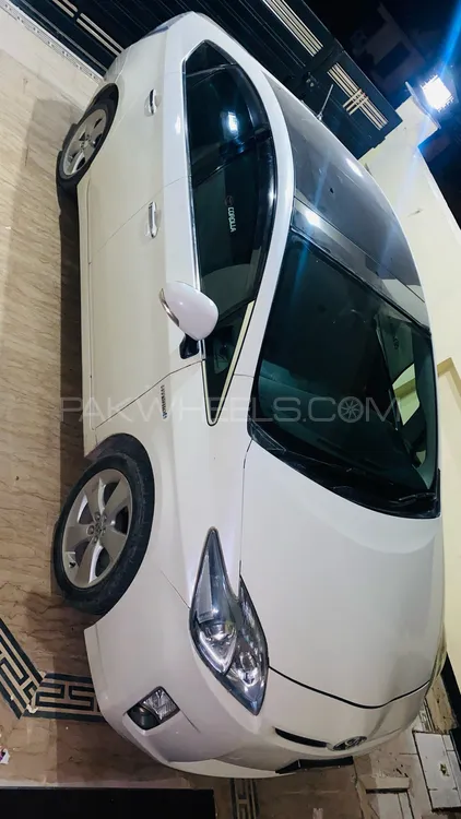 Toyota Prius 2010 for Sale in Islamabad Image-1