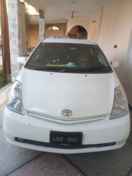 Toyota Prius 2007 for Sale in Mardan Image-1