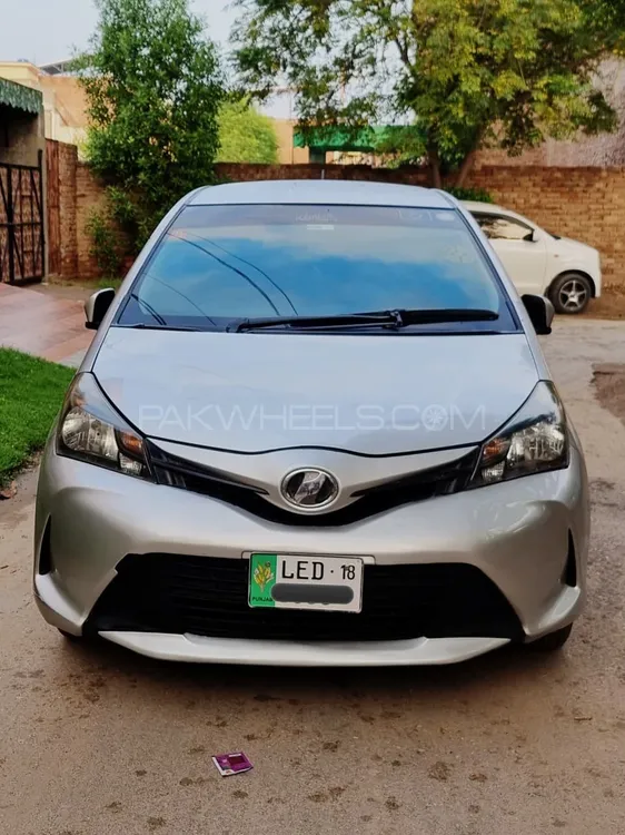 Toyota Vitz 2015 for Sale in Multan Image-1