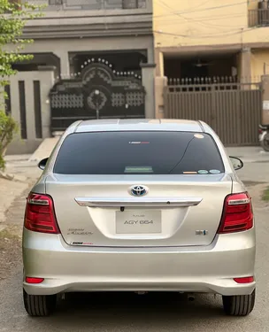 Toyota Corolla Axio Hybrid 1.5 2017