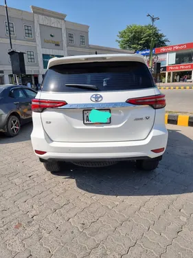 Toyota Fortuner 2.7 V 2022