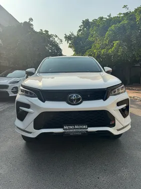 Toyota Fortuner GR-S 2023